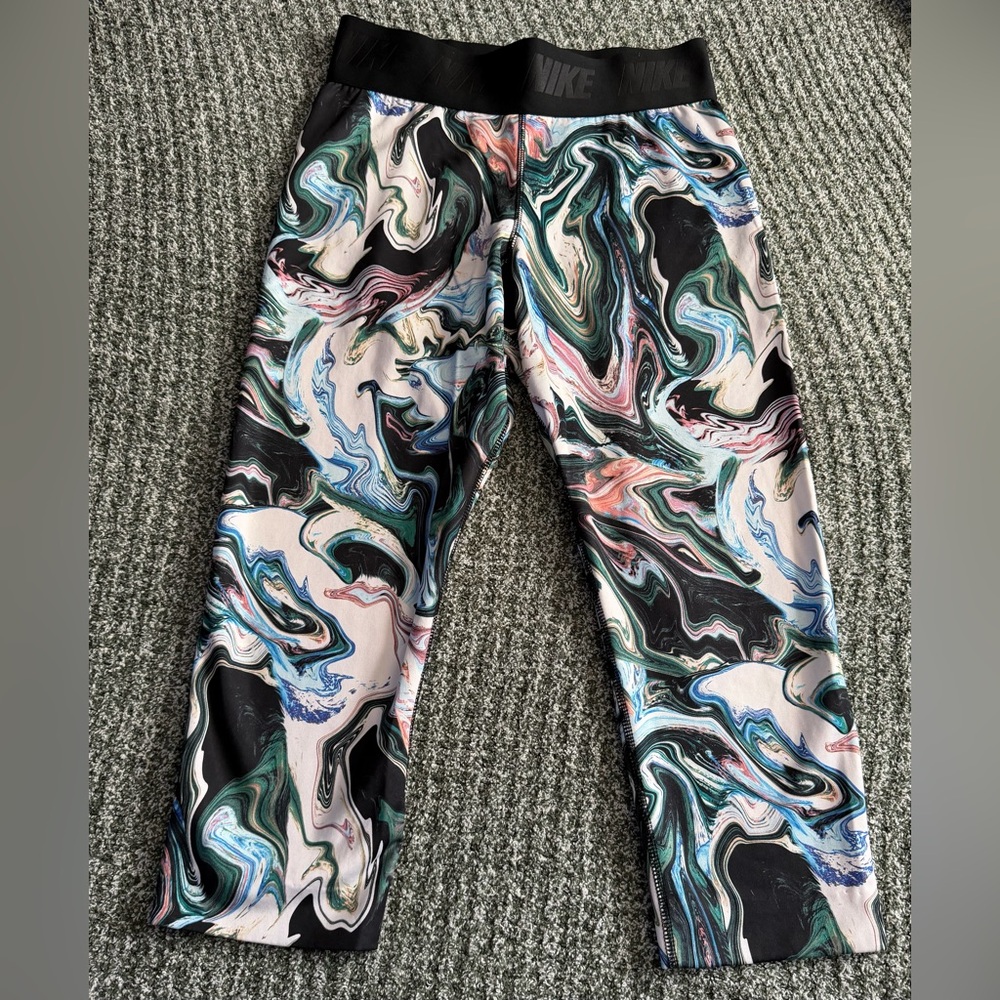 Nike Marble Print Cropped Leggings – Size Medium